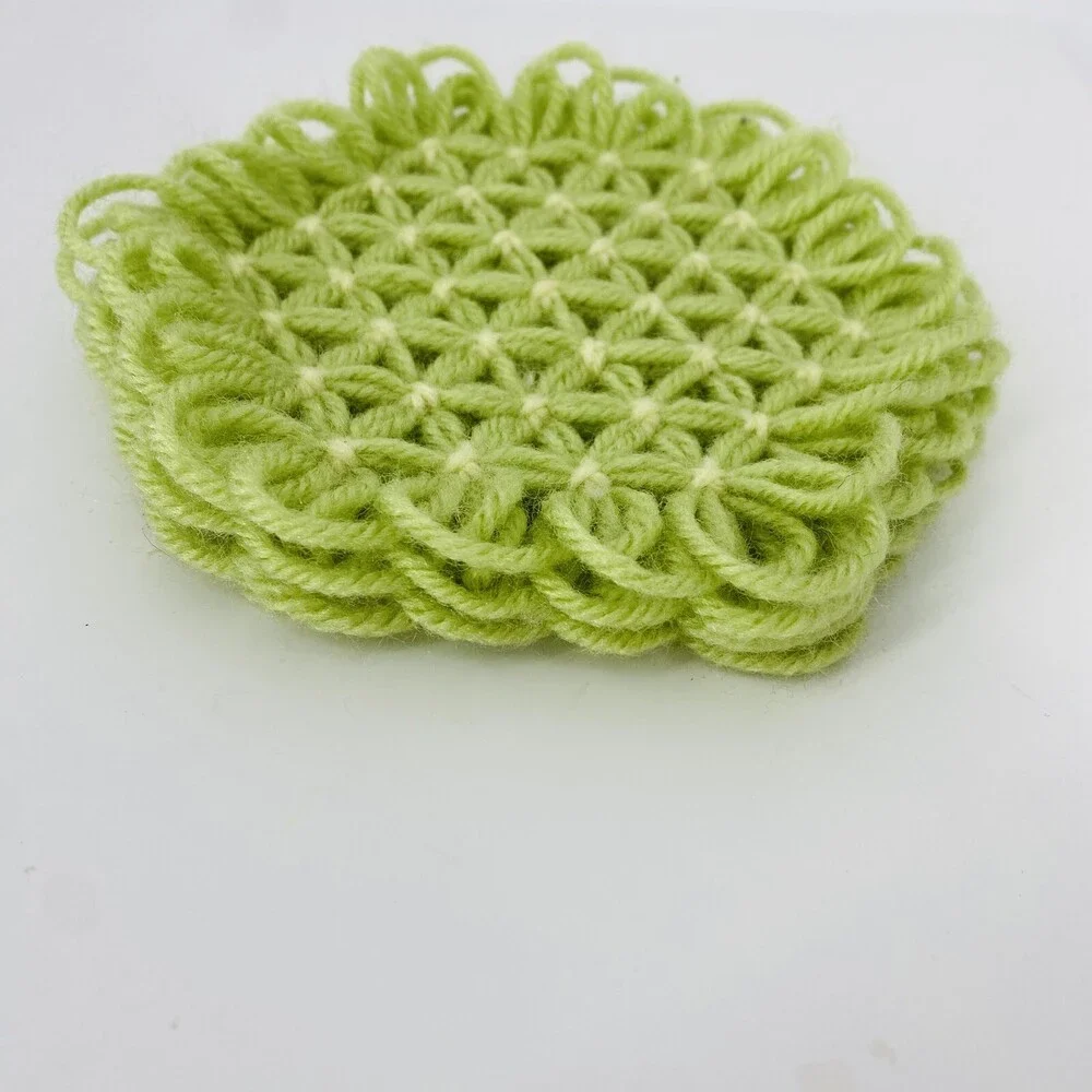 Vintage Handcrafted 5.5” Green Puffy Star Daisy Thick Crochet Potholder Trivet